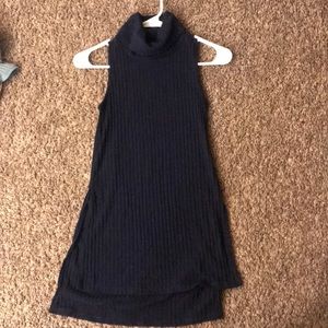 Halter turtle neck long sleeveless top